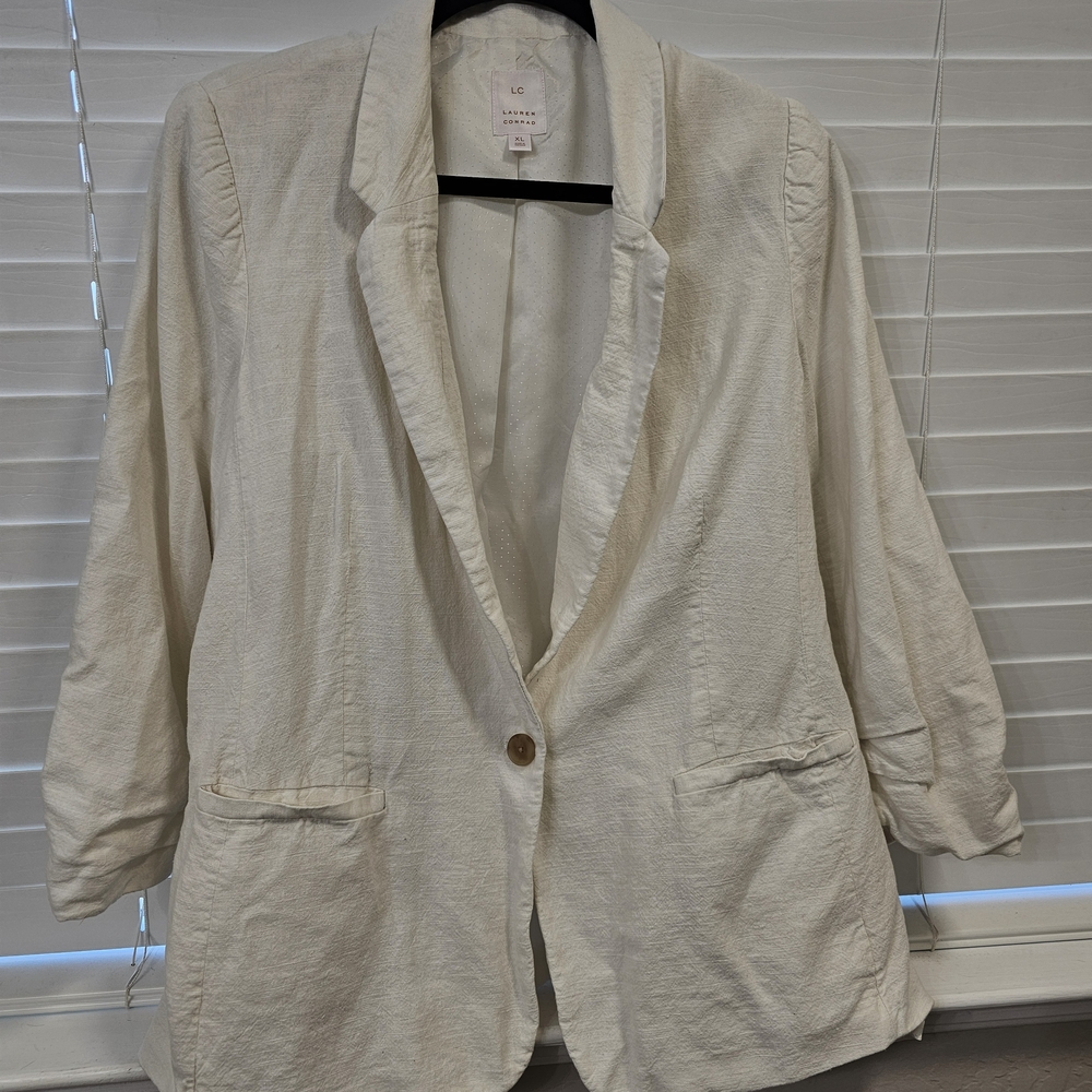 LC Lauren Conrad Off-White Relaxed Single-Button Blazer